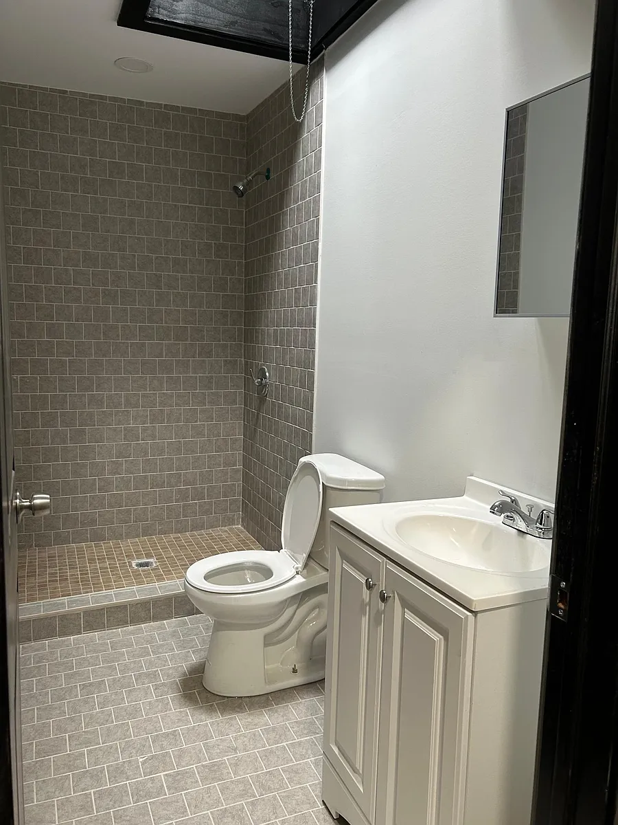 Building Photo - 3100 Frankford Ave #3