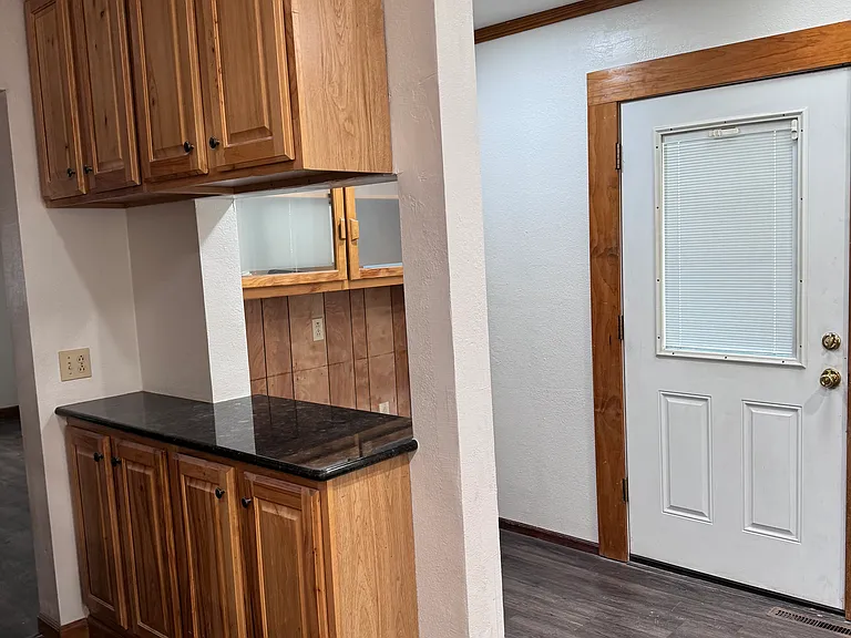703 Peterson St — Photo 30