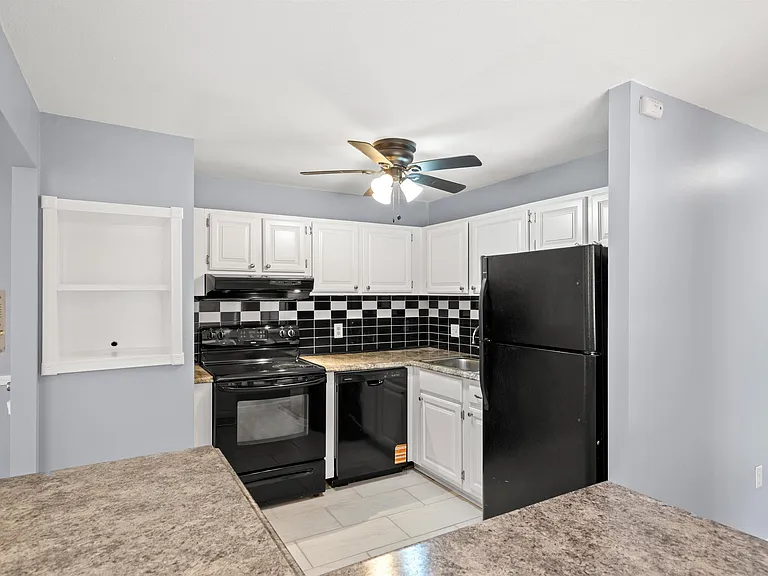 132 English Village Rd #304 — Photo 14