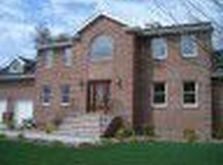 208 Jordan Rd, Emerson, NJ 07630