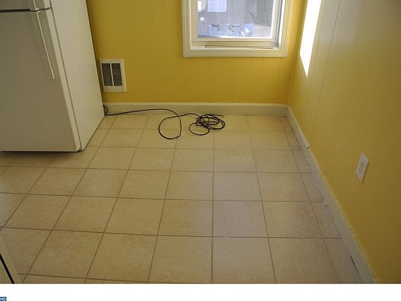 3rd image of 1213 W Dauphin St #2-F
