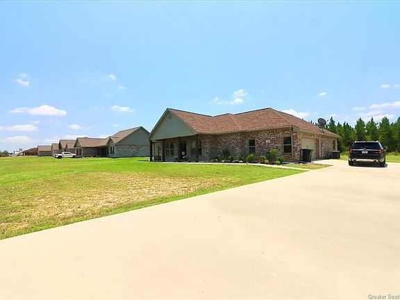 4th image of 222 Lauren Ln