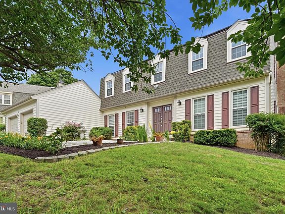 3rd image of 11 Dellcastle Ct