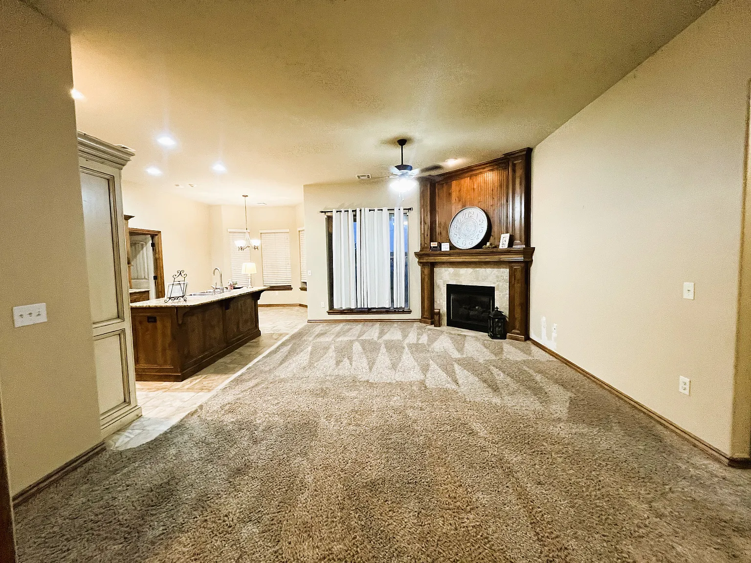 3 bed, 1667 sqft, $1,800 — Photo 2