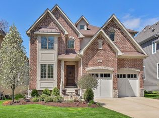 519 N Eagle St, Naperville, IL 60563