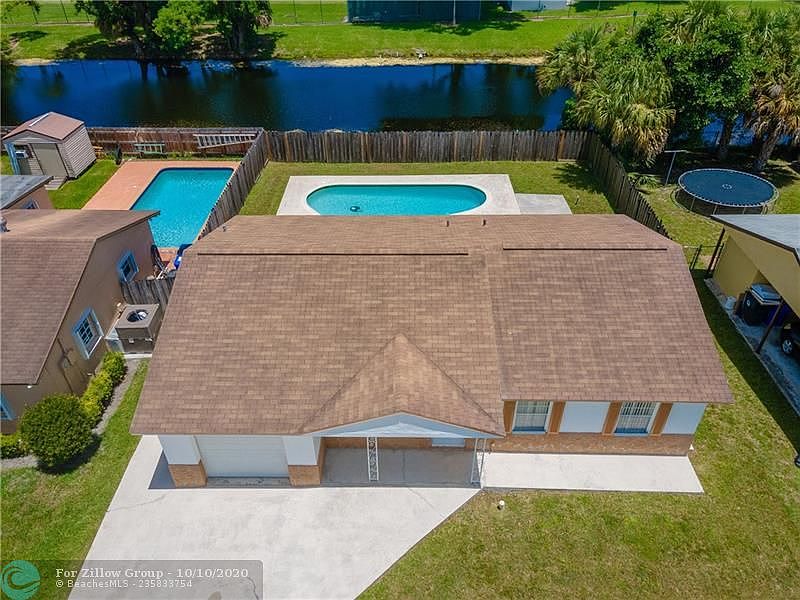 1st image of 405 SW 78th Ter