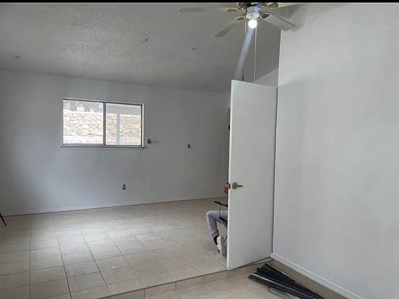 2nd image of 2408 Sea Palm Dr