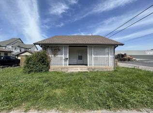 104 S Washington Ave, Aurora, MO 65605