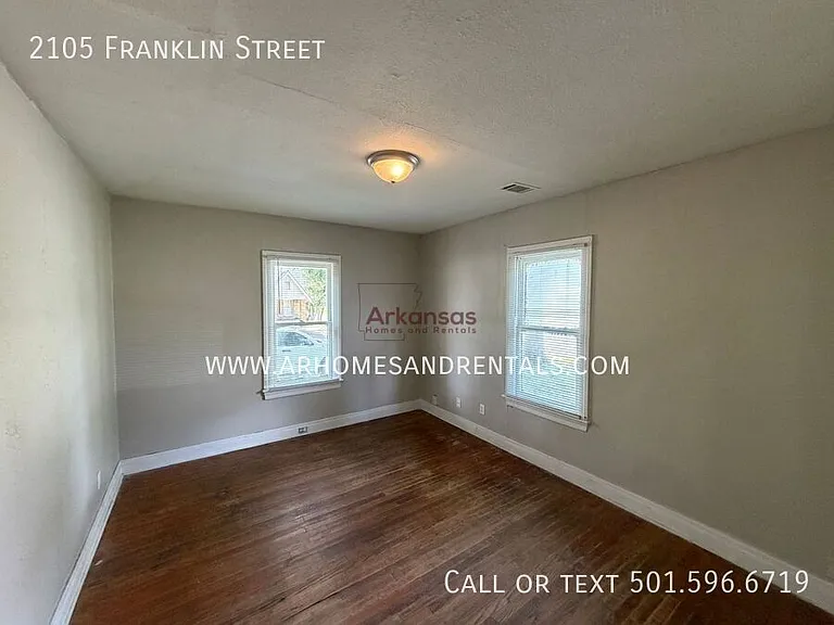 2105 Franklin St — Photo 8