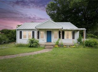 684 Old Hollow Rd, Winston Salem, NC 27105