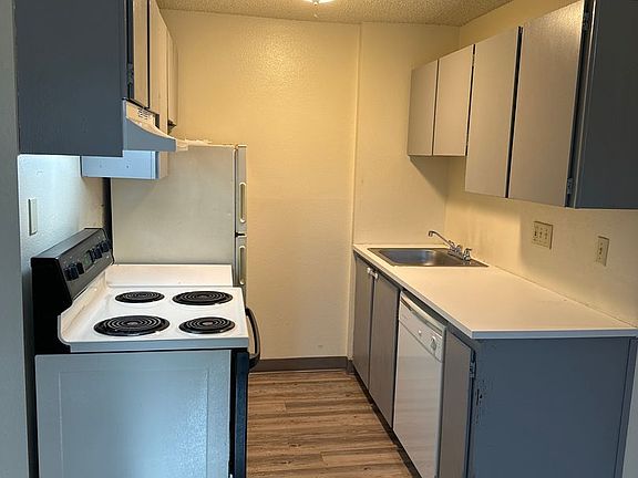 2nd image of 1010-1102 W 5th Pl #7
