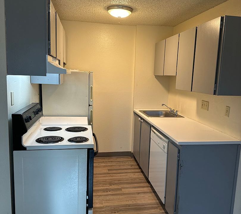 1st image of 1010-1102 W 5th Pl #7