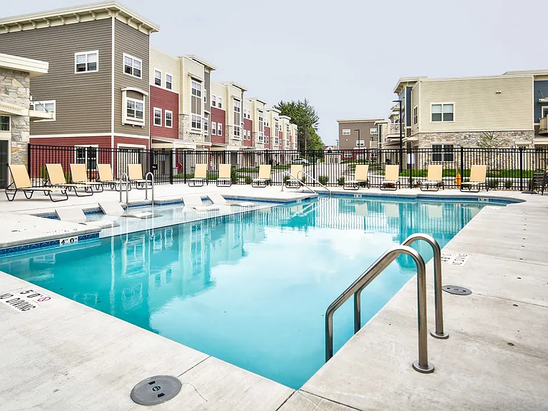 Mammoth Springs Apartments & Townhomes — Photo 23