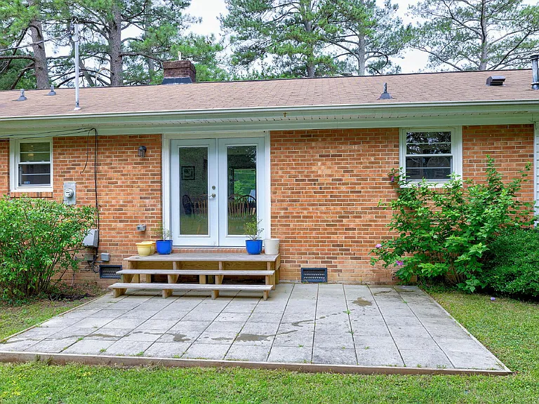 4824 Stafford Dr — Photo 24