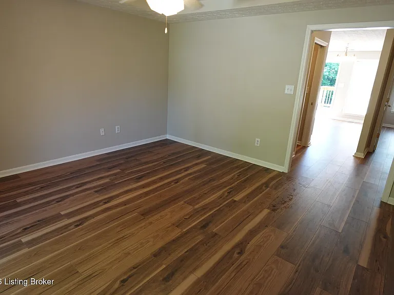 829 Garden Pointe Dr — Photo 4