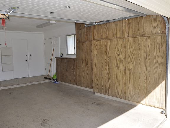 4th image of 9822 W Evergreen Dr