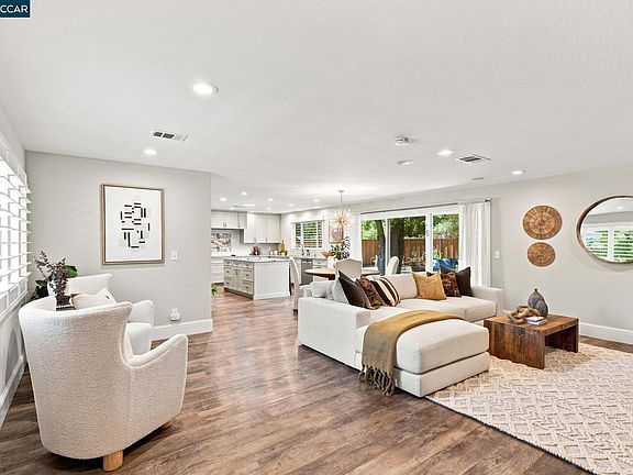 4th image of 20 Waterberry Ct