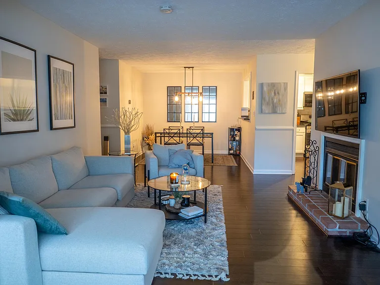 2265 Hunters Run Dr — Photo 10