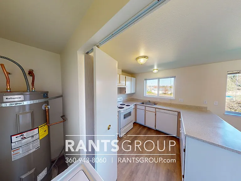 Yelm Creek Apartments — Photo 39