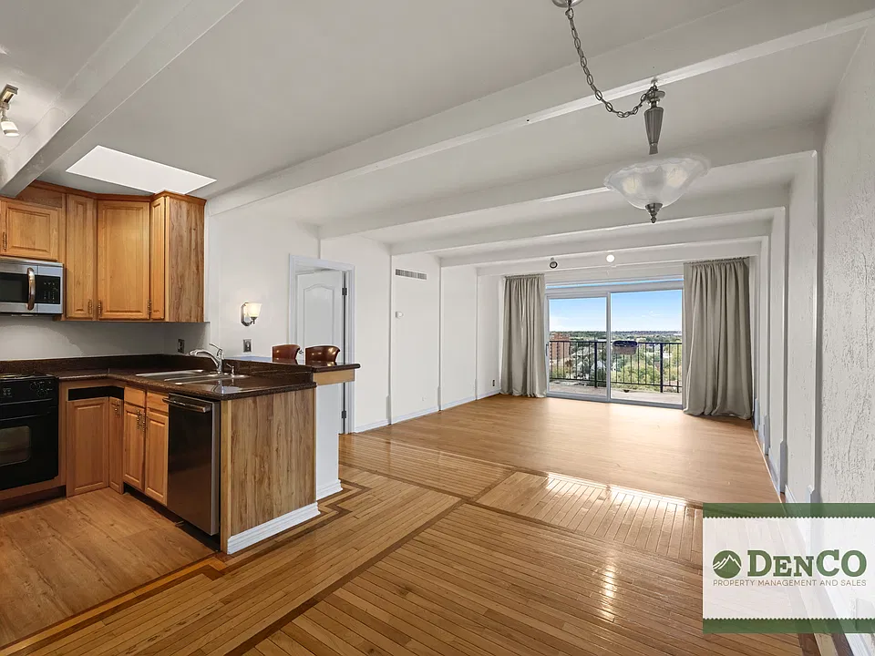 1433 N Williams St #Penthouse 4