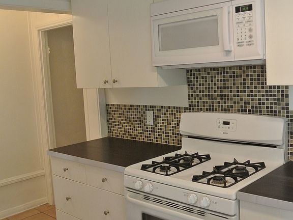 Large kitchen with tons of storage