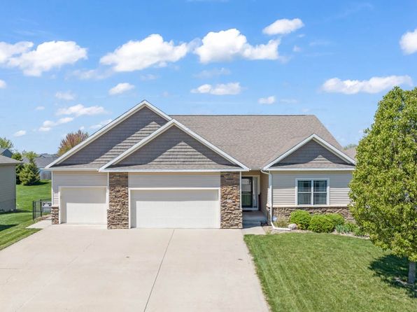 312 Evergreen Dr NW, Bondurant, IA 50035