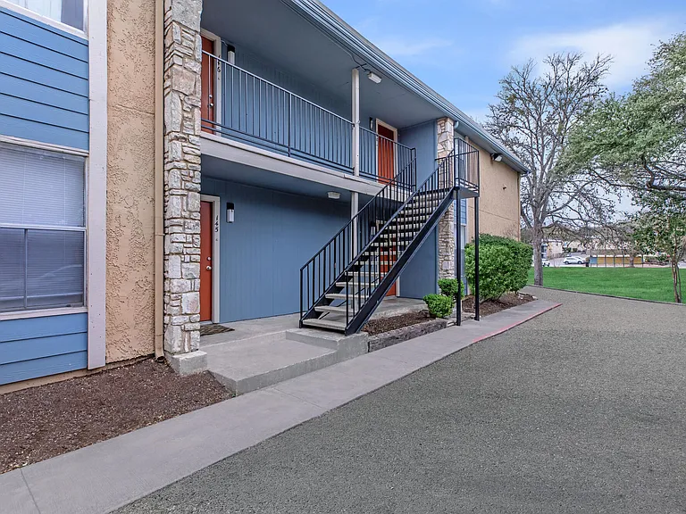 Oak Creek — Photo 25