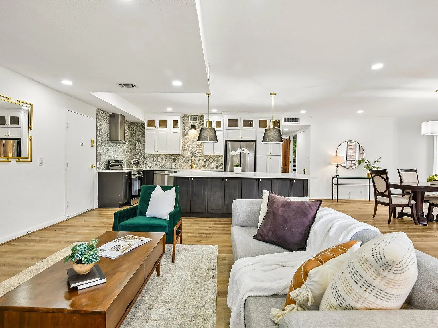 2 bed, 2.0 bath, 1528 sqft, $2,900 — Photo 3