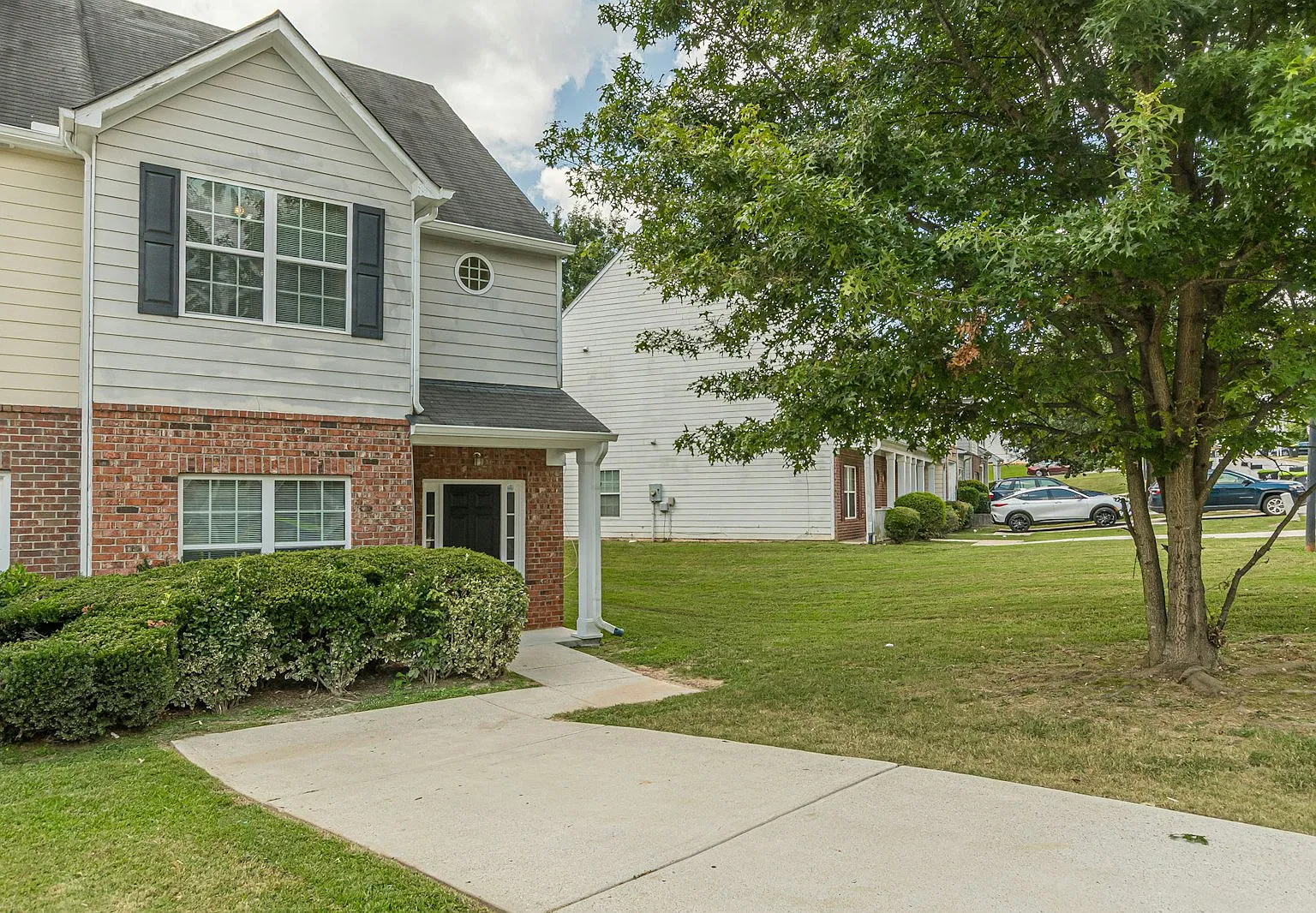 274 Brookview Drive — Photo 2