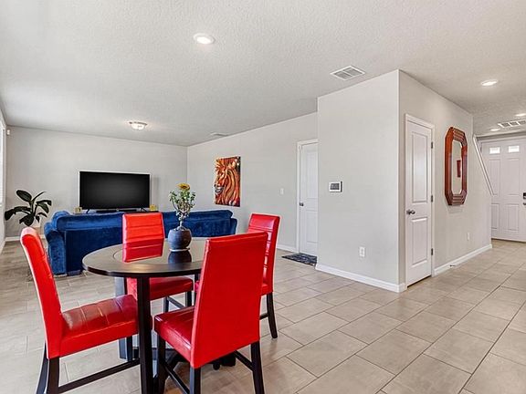 2nd image of 3404 Bonsilva St