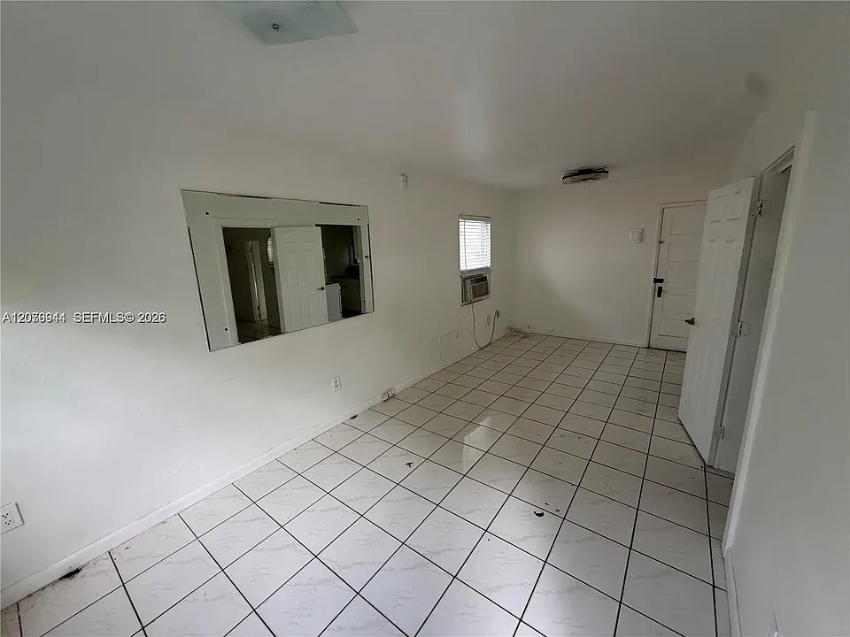 2430 SW 25th Ter #3