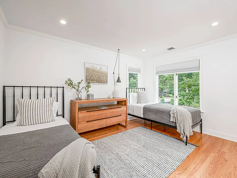 10 Pennant Ln — Photo 12