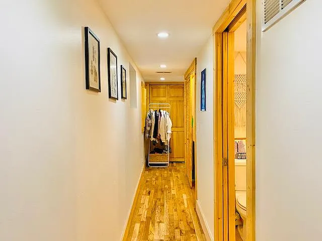944 N Wood St #G — Photo 10