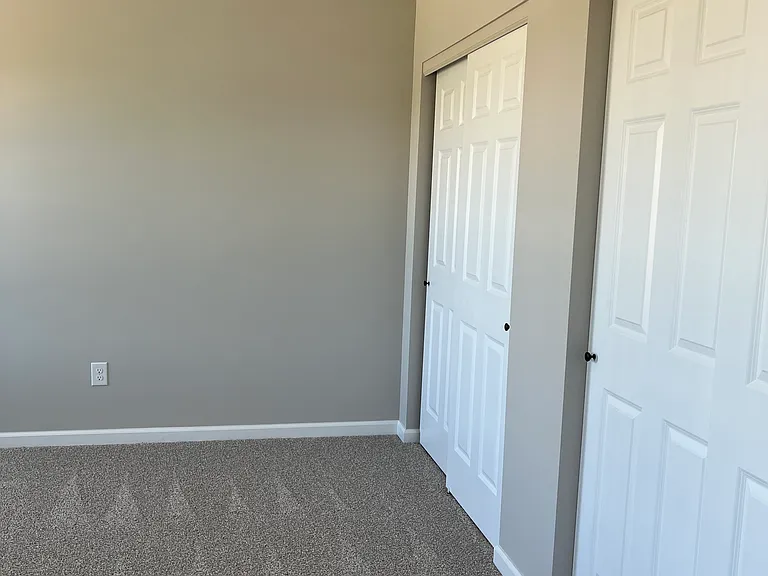Large Bedroom with 2 Closets