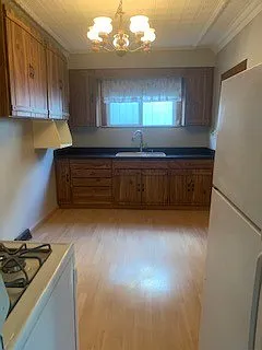 612 Moczygemba St — Photo 6