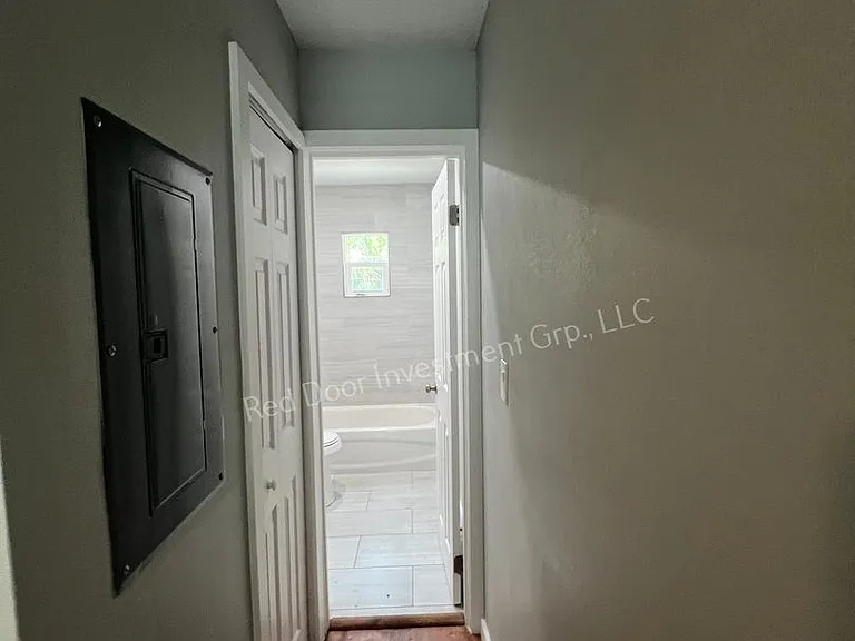 Riverside Apartments - Minutes to the River - Multiple Units Available — Photo 17