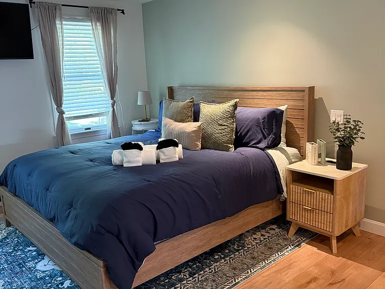 Iris Ln — Photo 11