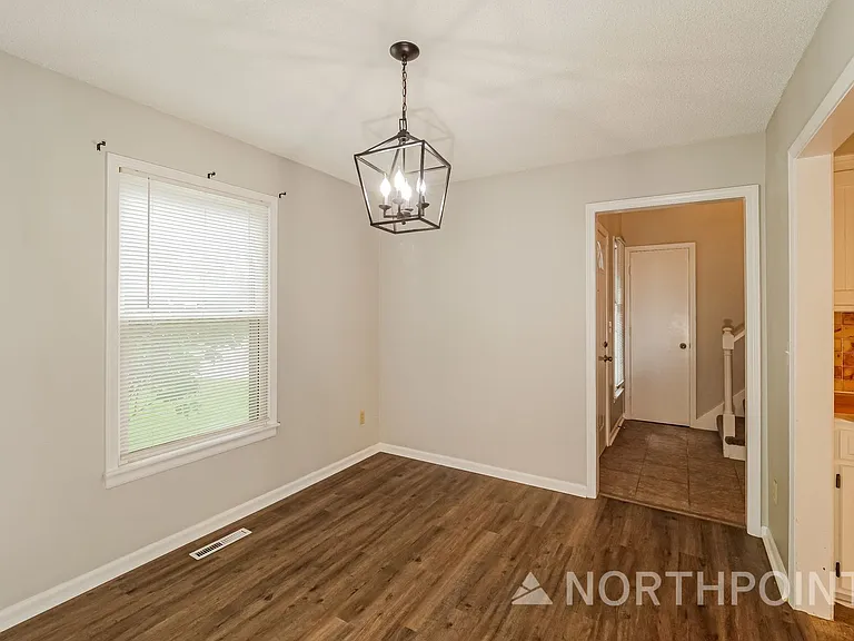 601 SE Richardson Pl — Photo 4