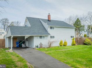 99 Indian Creek Pass, Levittown, PA