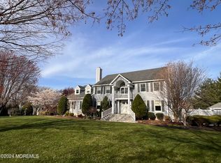 5 Oakcrest Ct, Holmdel, NJ 07733