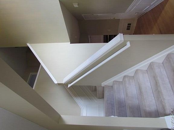 4th image of 126 Williamsburg Ct