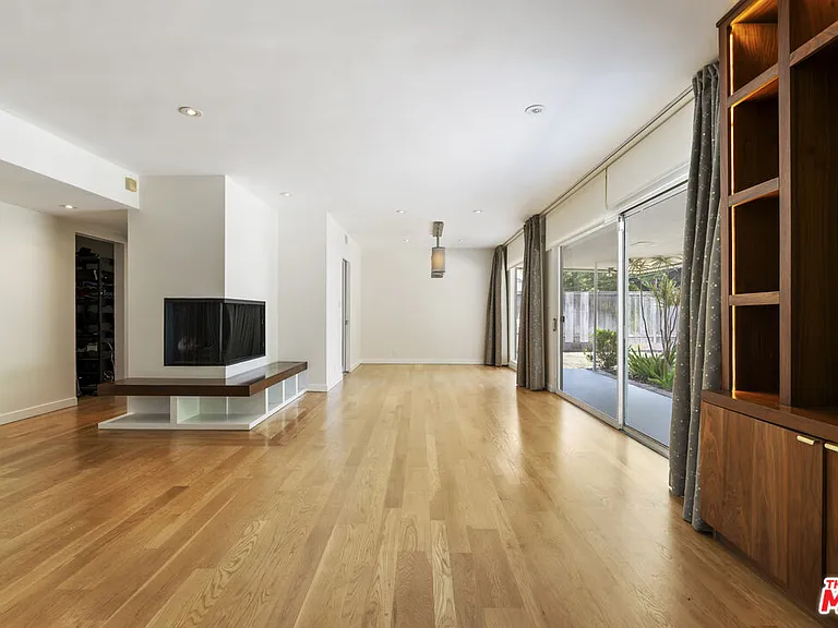 6225 S Corning Ave — Photo 6