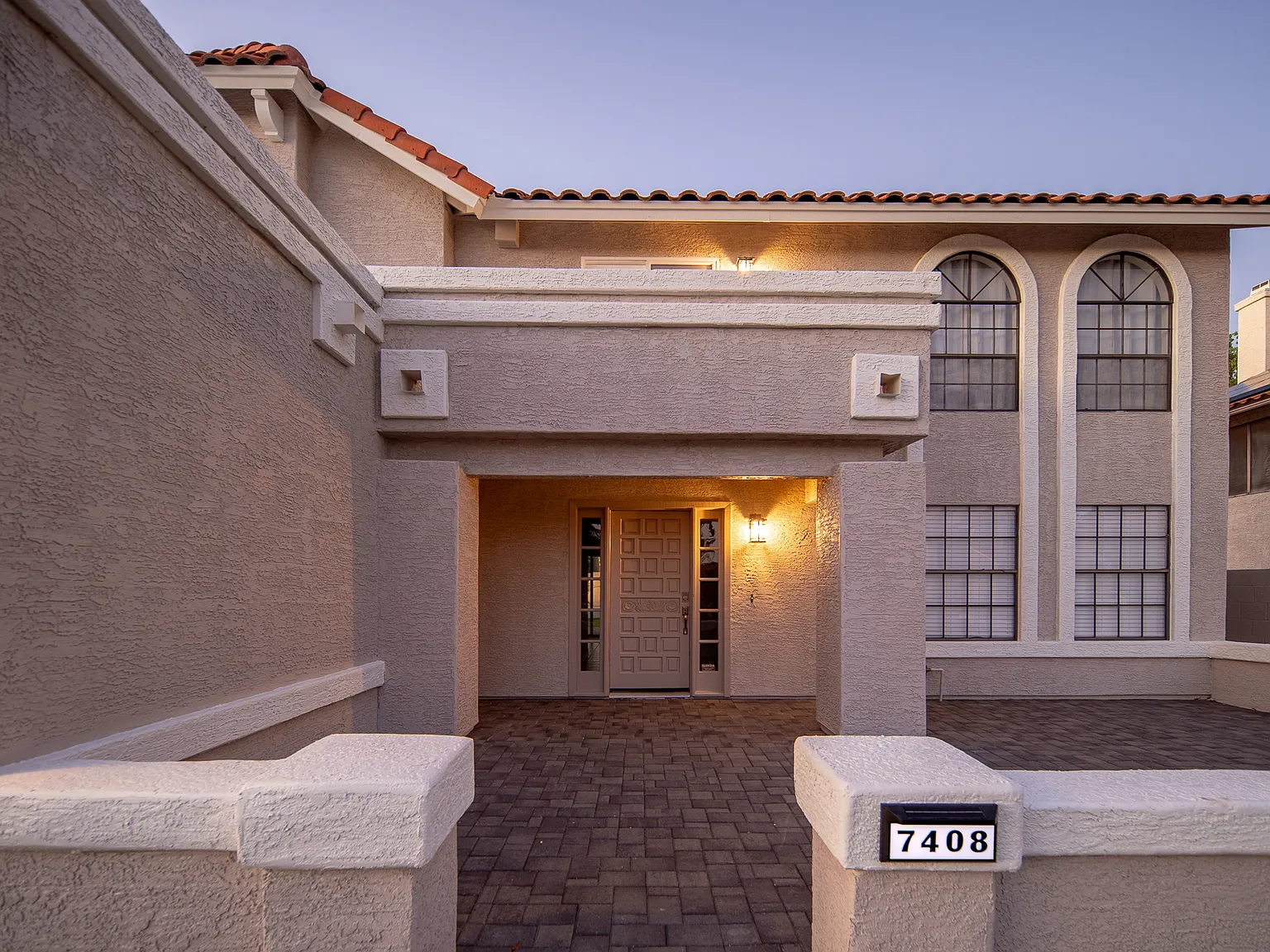 4 bed, 2.5 bath, 2328 sqft, $2,995 — Photo 4