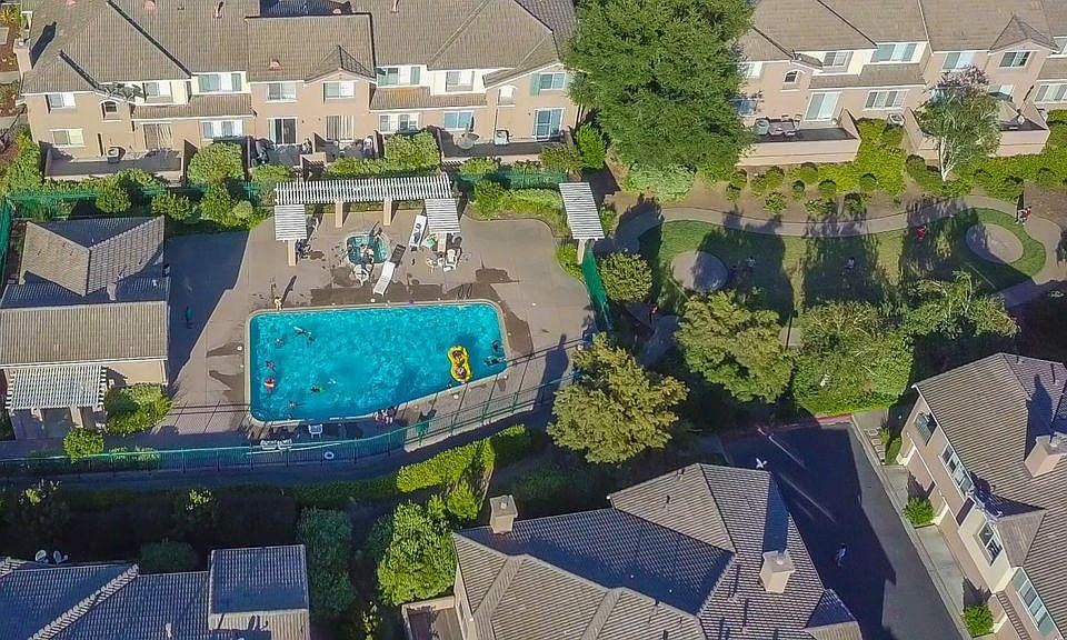 Jasmine Heights Complex aerial view