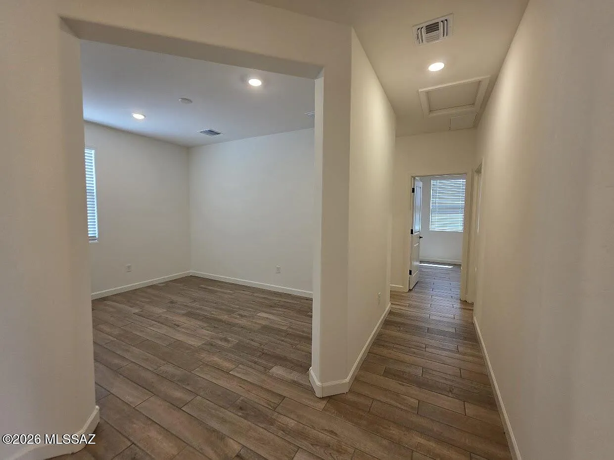 3 bed, 2.0 bath, 1745 sqft, $2,000 — Photo 3