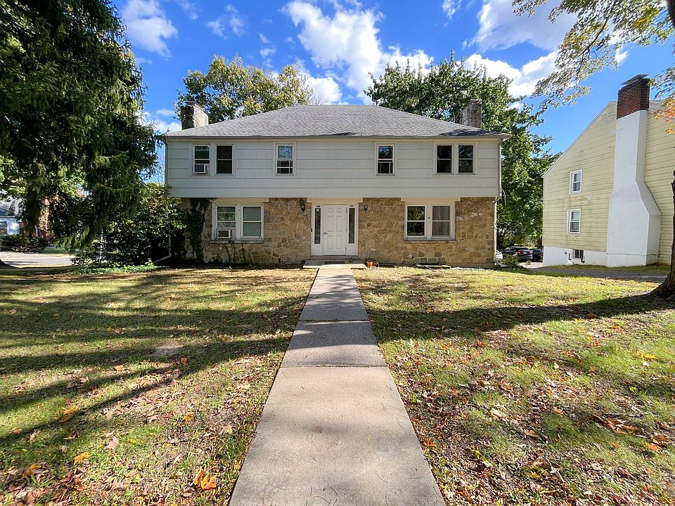 1st image of 142 W Hamilton Ave