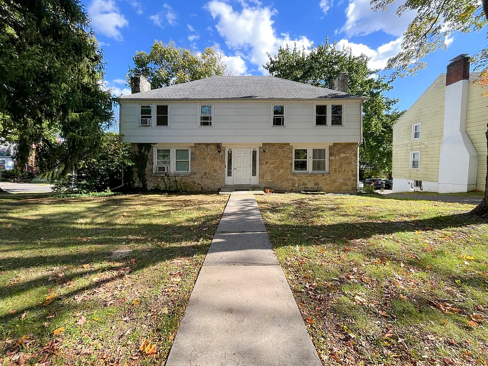 142 W Hamilton Ave