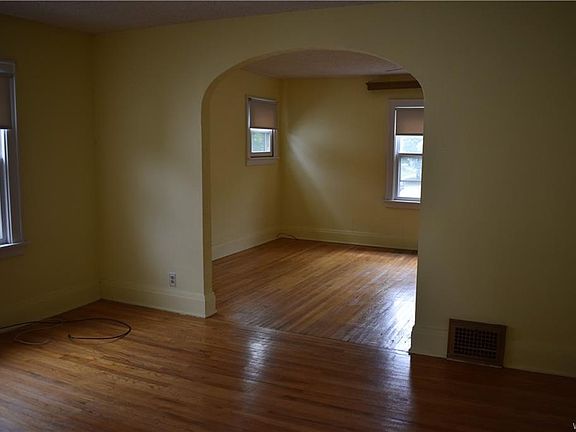 4th image of 224 Ivyhurst Cir