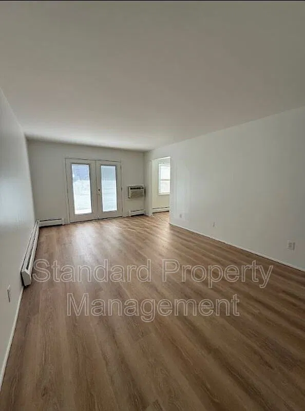 1 bed, 1.0 bath, $1,075 — Photo 3