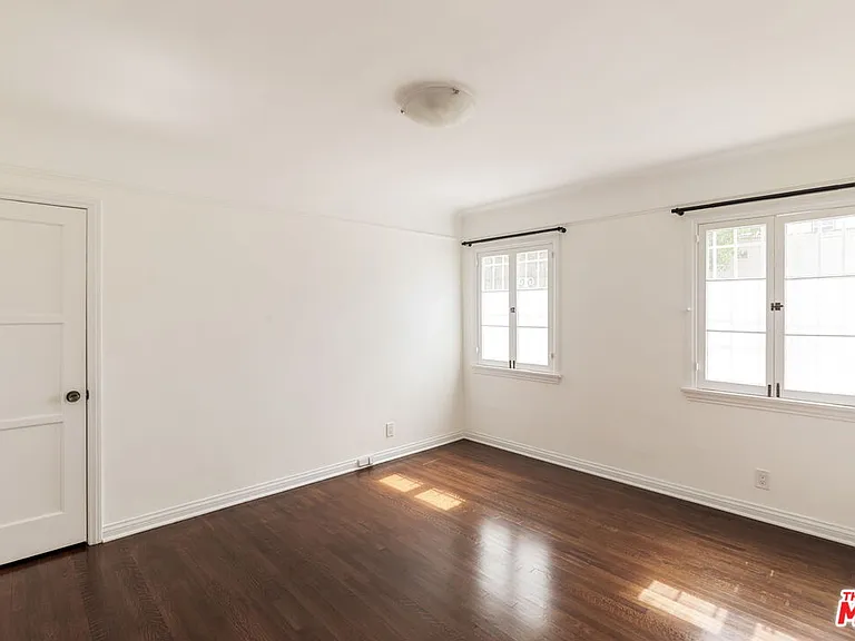 1054 S Stanley Ave — Photo 14